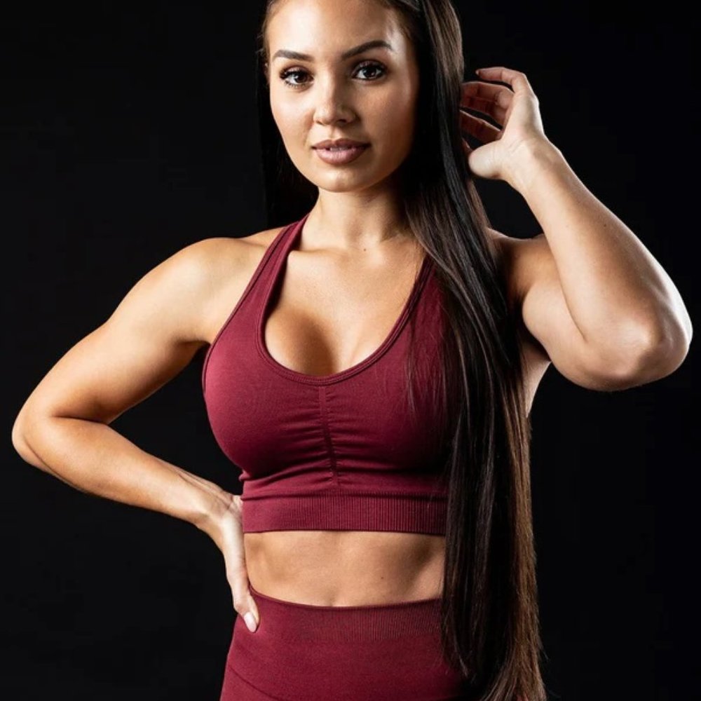 ALPHALETE Amplify Sports Bra - Bordeaux